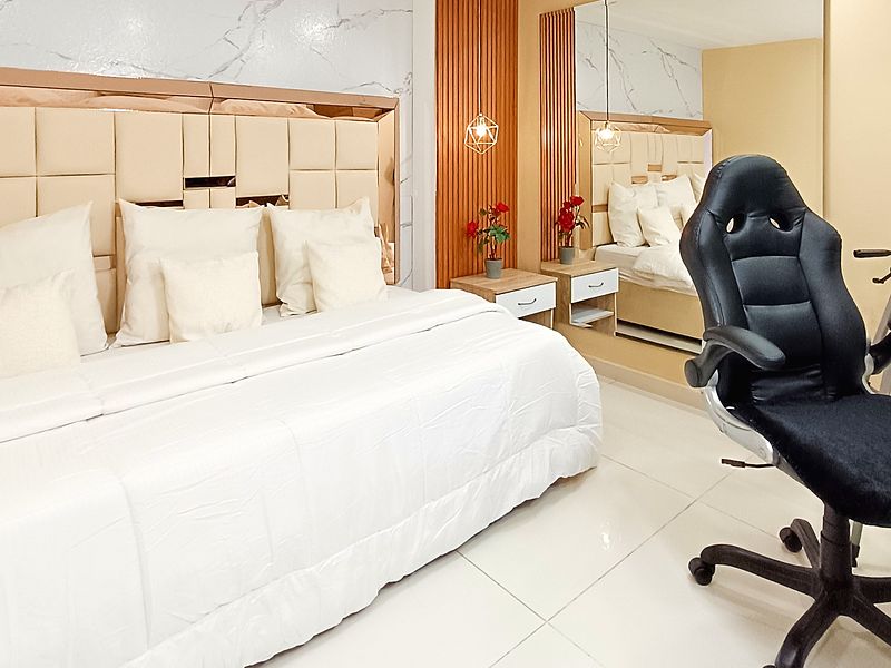 Habitación de transmisión del estudio, luminosa y privada